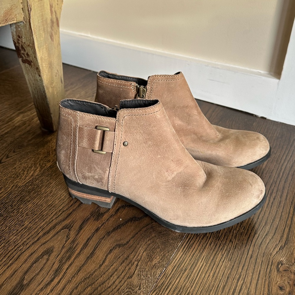 Sorel LOLLA ANKLE in Pebble (Size 9)